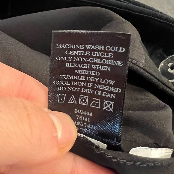 Ann Taylor black wrap skirt. Size 2 - Picture 4 of 8